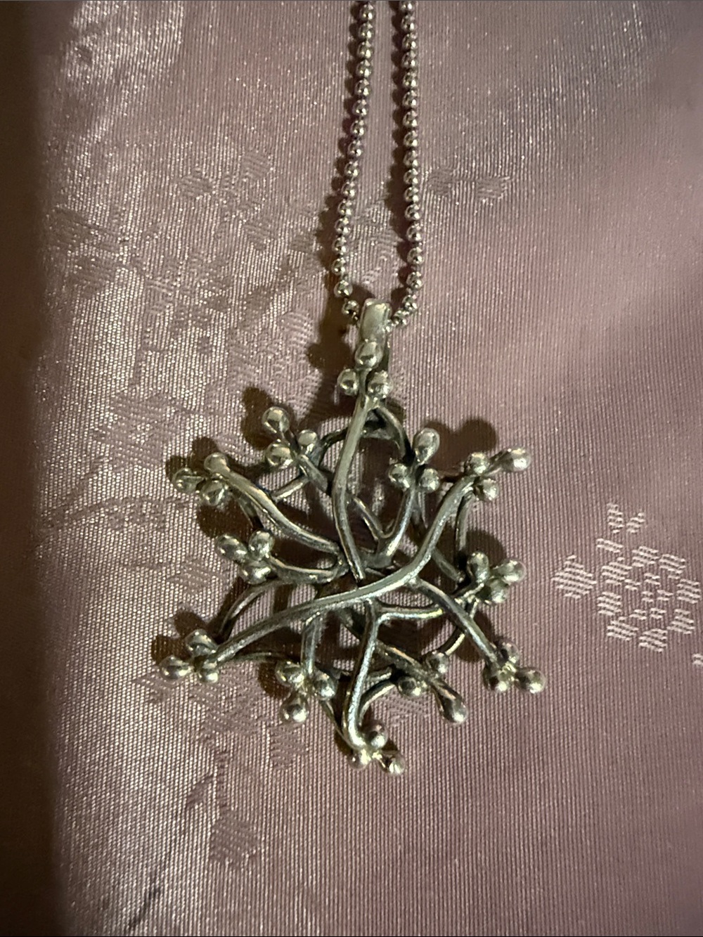 Starling Silver Floral Vine Pendant Necklace